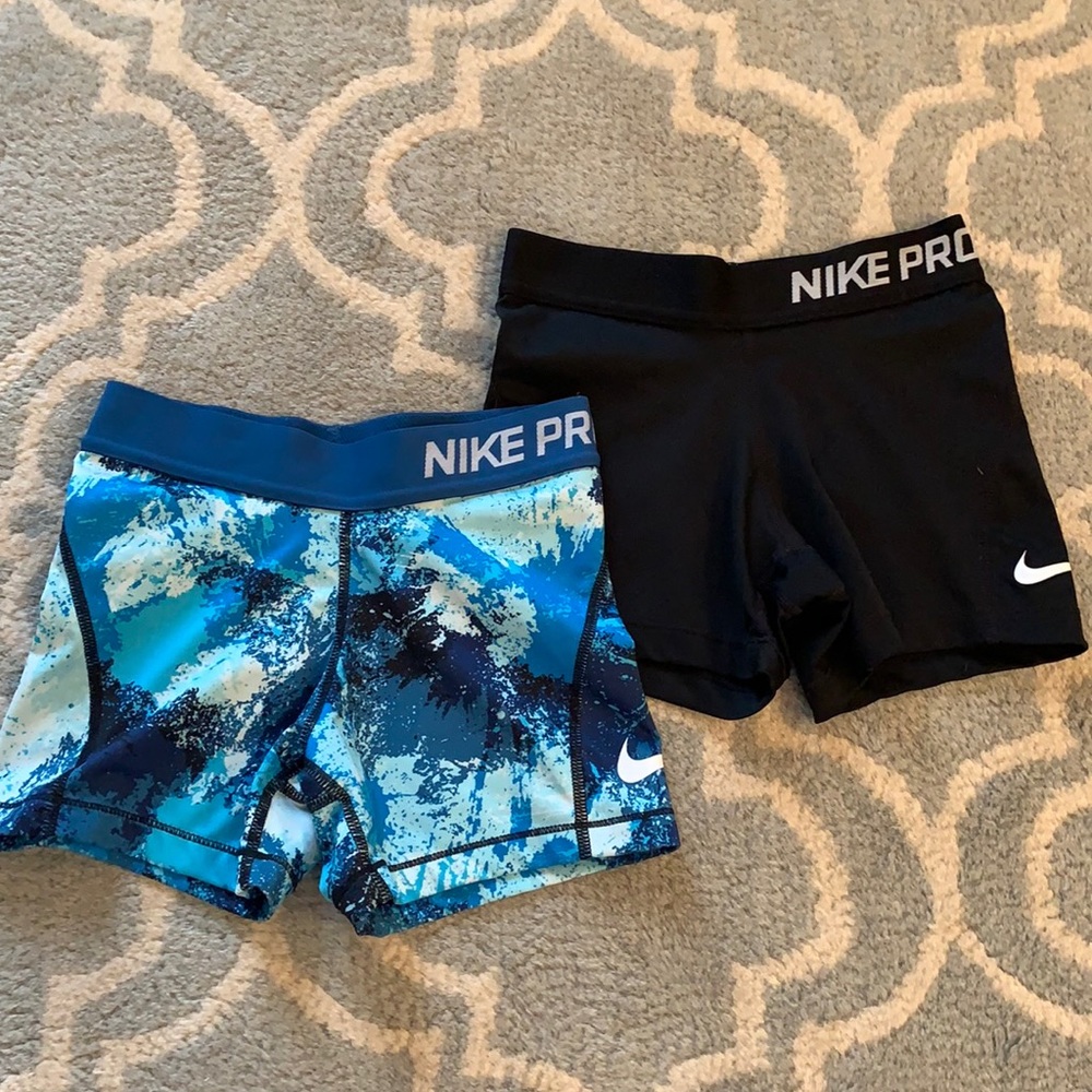 2 nike spandex